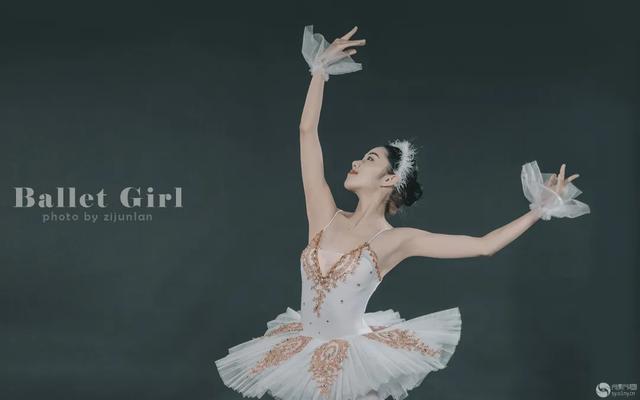 芭蕾之美，如花般绽放