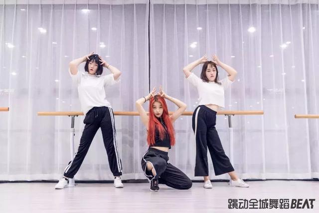 欧美嘻哈爵士舞《Tik tok》炫酷来袭