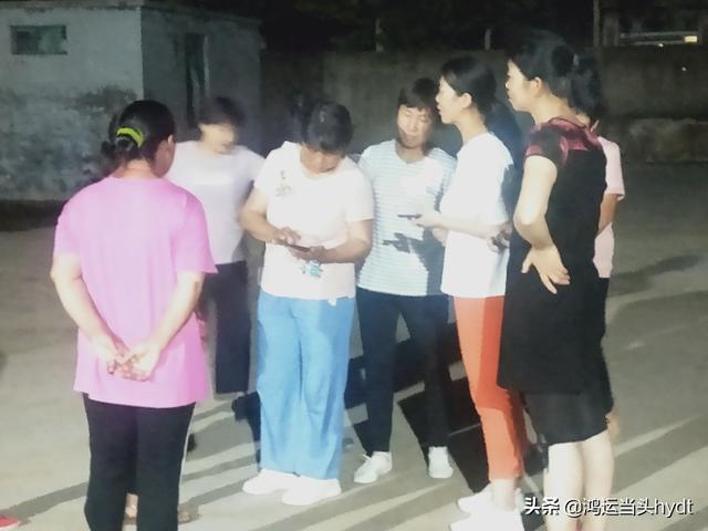 跳广场舞，一种跳的是欢乐，一种跳的是寂寞，大家讨论一下好吗？