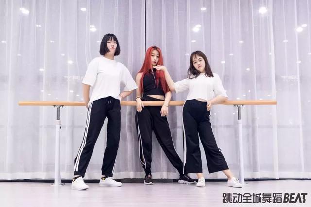 欧美嘻哈爵士舞《Tik tok》炫酷来袭